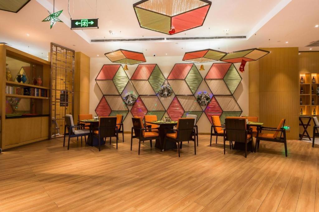 The Qube Hotel Jingzhou Extérieur photo