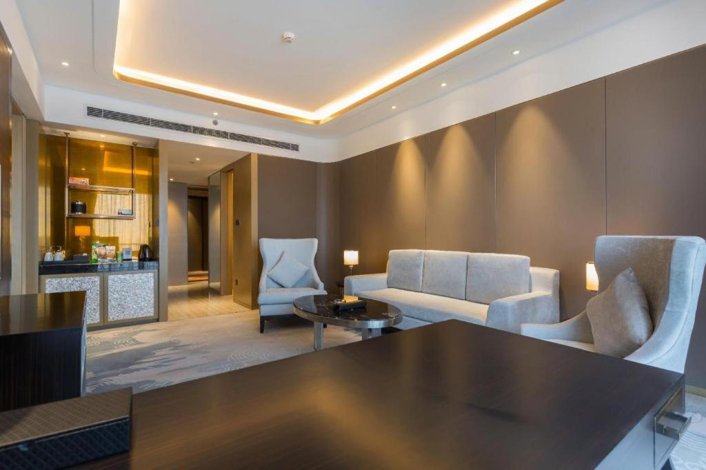 The Qube Hotel Jingzhou Extérieur photo