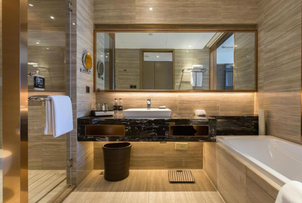 The Qube Hotel Jingzhou Extérieur photo